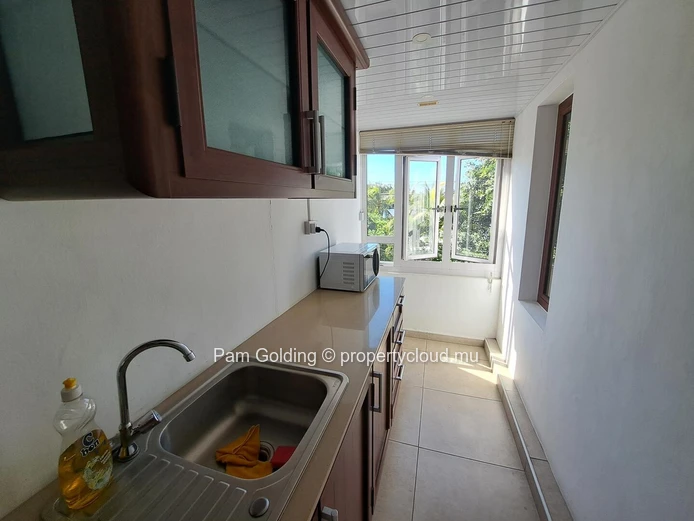 Bâtiment Commercial à Vendre – Pointe aux Canonniers
