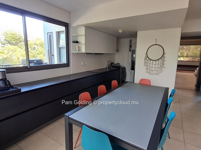 2 Bedroom penthouse Banyan Grove  (Sole Mandate)