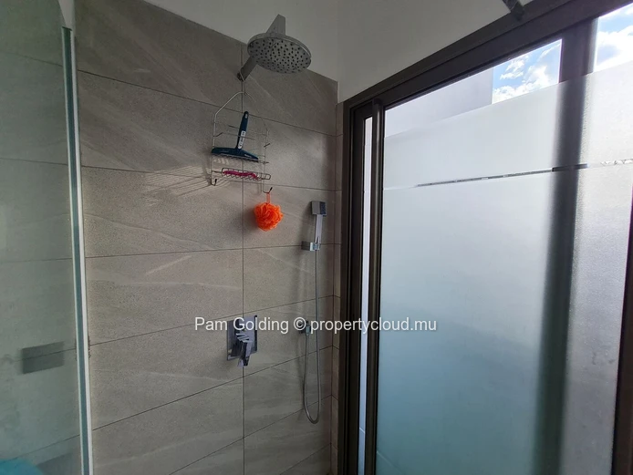 Spacious Freehold Villa in Mont Mascal