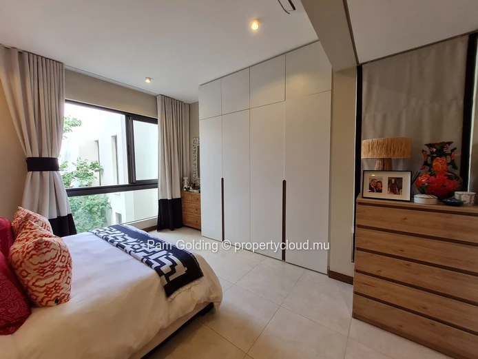 Appartement 2 chambres à l’étage à Pointe aux Canonniers – 204,84 m²