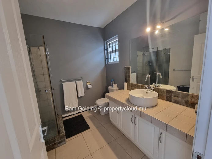  Villa in a Prime Black River Location