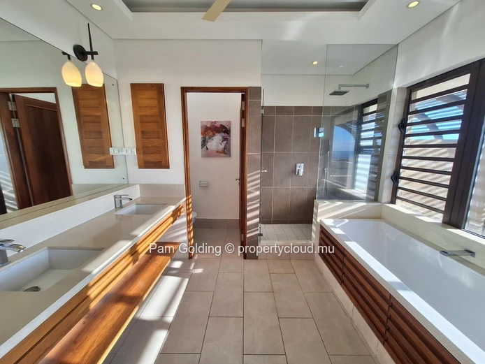 Penthouse de 3 chambres avec vue panoramique sur la mer | Résidences La Tourelle Ocean View, Tamarin.