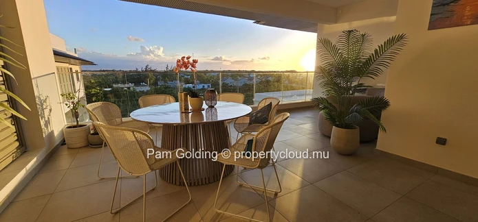 Penthouse à Louer à Pereybere, Île Maurice | Ki Resort Rooftop, Piscine & Vues sur le Coucher de Soleil
