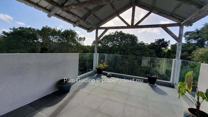 Fully secured house for sale in Flic en Flac. (Sole Mandate)