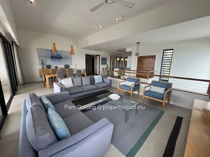 Penthouse de 3 Chambres sur les Pentes de La Tourelle avec Vues Panoramiques sur la Côte et les Montagnes
