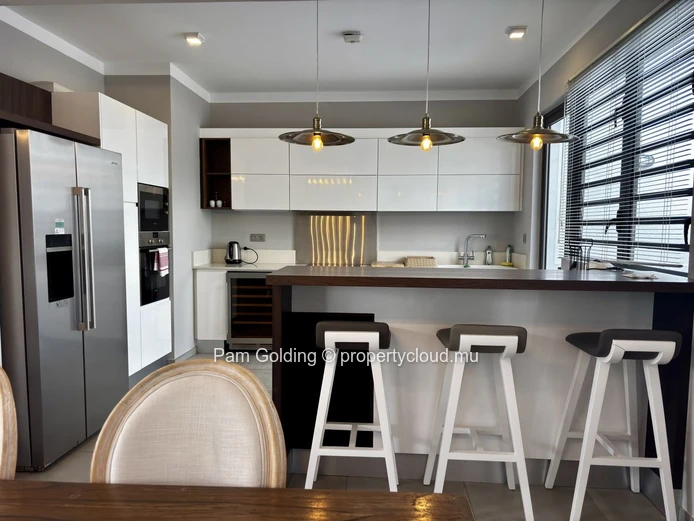 Single-Storey Villa for Sale in Royal Park Balaclava – 3-Bedroom Home