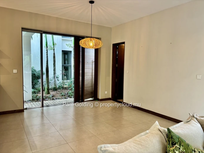 Appartement 3 chambres en rez-de-jardin à Pointe aux Canonniers, 196,69 m²