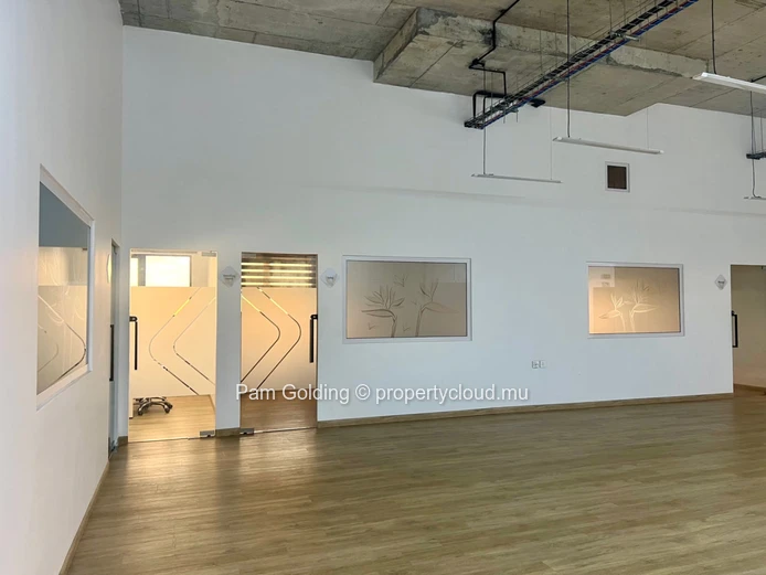 AVA Technopark – Espace commercial premium à louer à Côte d’Or