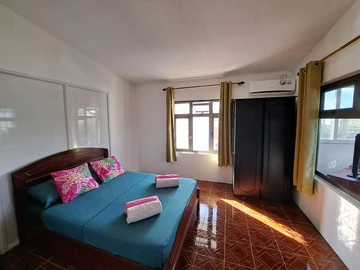 8 Bedroom House