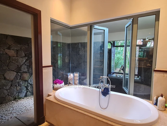Elégante villa sur l'île avec un style de vie de villégiature à Villas Valriche.
