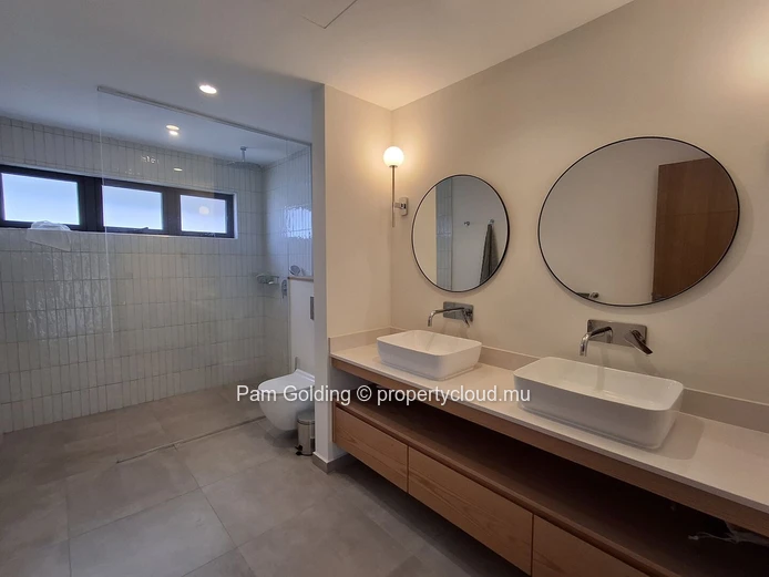 Appartement de 3 chambres en suite avec vues panoramiques sur la mer à Legend Hill, Tamarin – Vie de type resort sur ...
