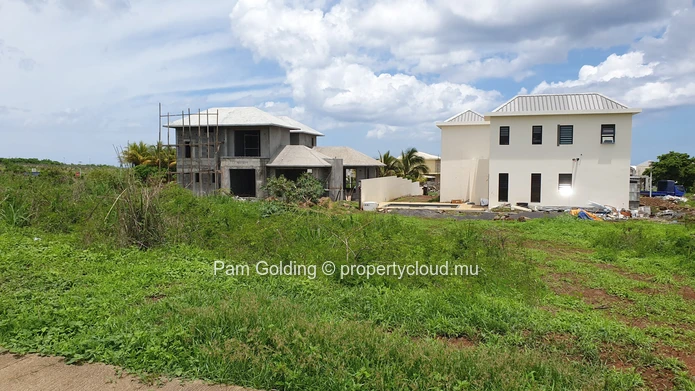 Parcelle de terrain à vendre dans un domaine fermé