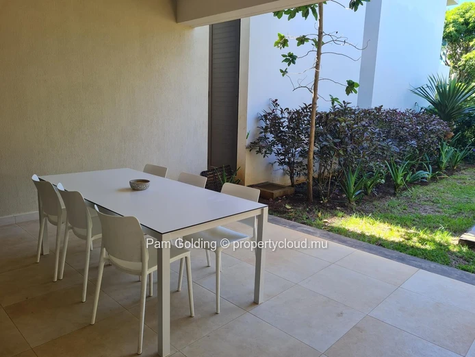 Appartement Élégant de 3 Chambres en Rez-de-Chaussée à Vendre à Pointe aux Canonniers - Complexe Le Savoy (Mandat exclusif)