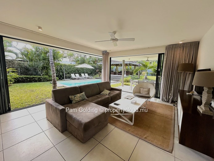 Modern 3-Bedroom Villa in Tamarin – Private Pool & Resort Amenities Near the Beach