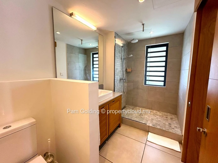 Modern 3-Bedroom Villa in Tamarin – Private Pool & Resort Amenities Near the Beach