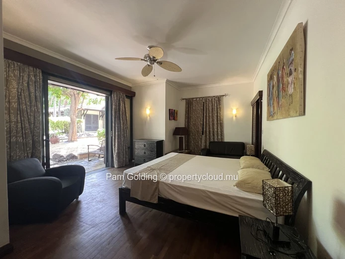 Villa de 5 Chambres au Tamarina Golf Estate – Accès au Beach Club & Cottage Indépendant