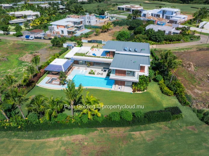 Contemporary 4-Bedroom Villa on a Golf Course with Pool | Anahita Golf & Spa Resort Mauritius