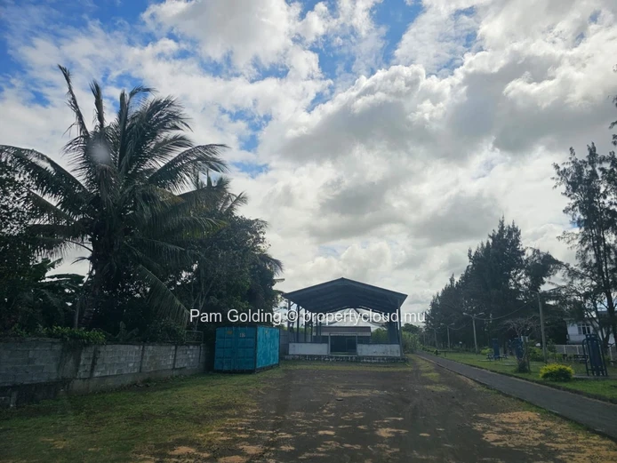 Cottage – Terrain commercial à vendre – Pam Golding Mauritius