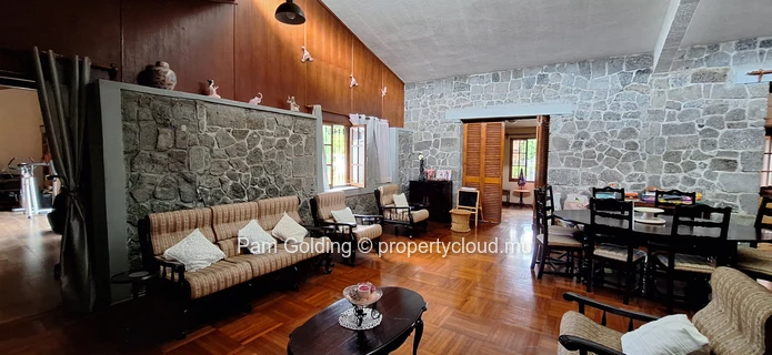Exceptional Multi-Building Estate for Sale – Avenue Ollier, Quatre Bornes (Sole Mandate)