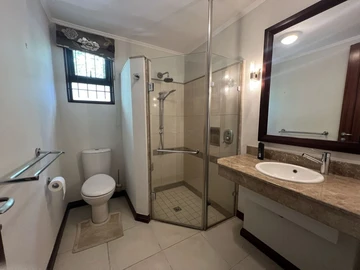 5 Bedroom Villa