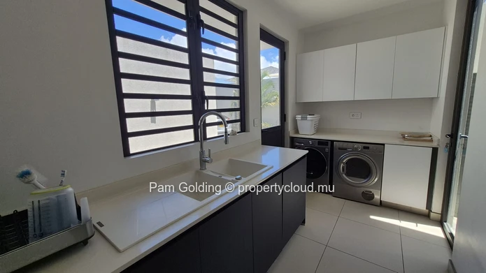 Luxury Villa for Sale in Old Mills Péreybère | Family Home Mauritius