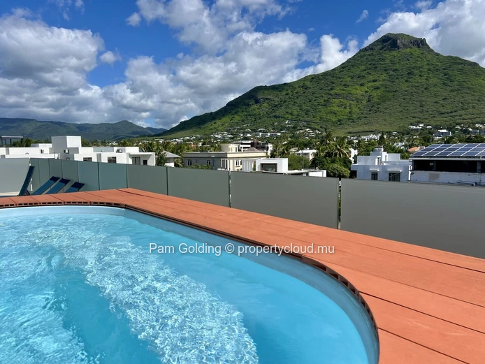 Penthouse de 3 chambres en suite au cœur de Tamarin avec vues mer et montagne et piscine privative