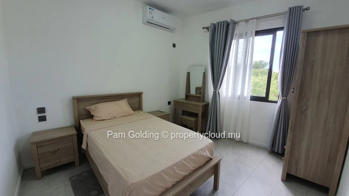 Appartement flambant neuf avec un agencement moderne.