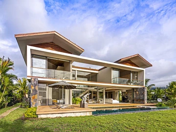 5 Bedroom Villa