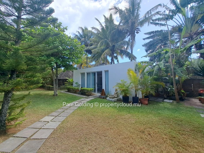 House with a charm 4 bedroom plus an independent studio