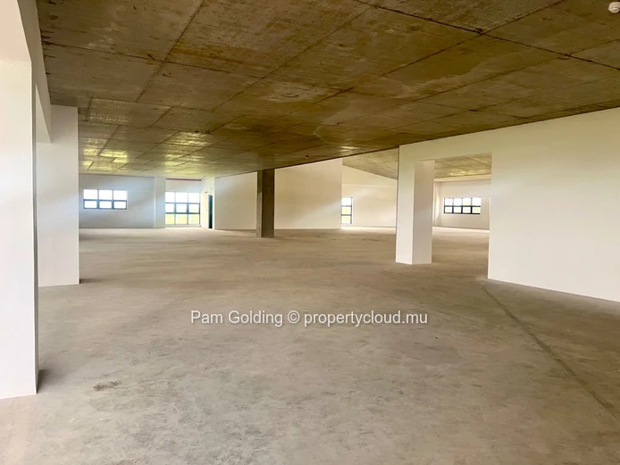 AVA Technopark – Espace commercial premium à louer à Côte d’Or