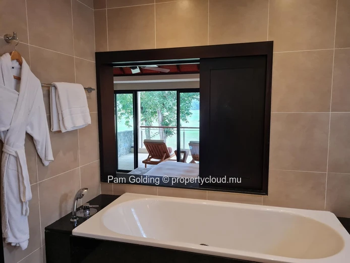 À vendre : Appartement 3 chambres avec vue sur le trou n°9 – Anahita Golf Estate, Beau Champ