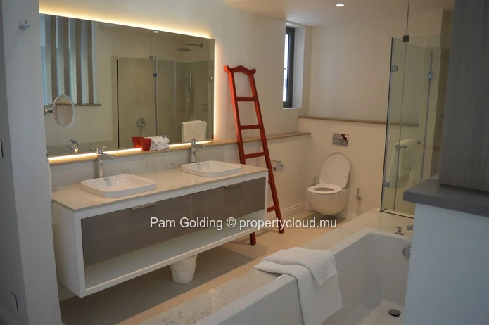 Luxueuse villa sur domaine golfique