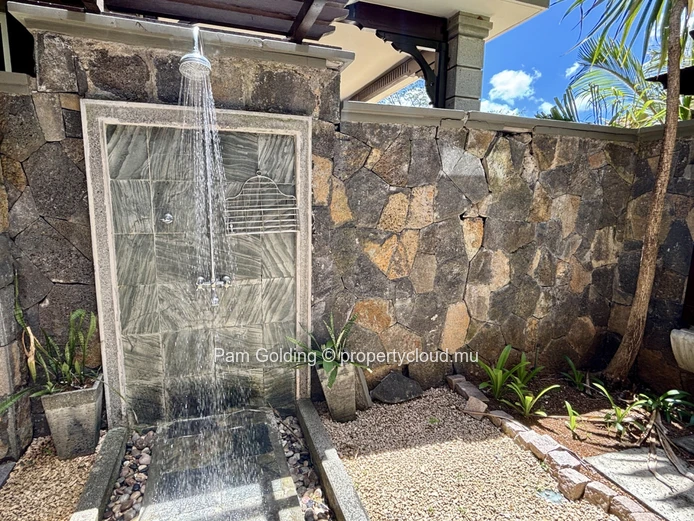 Live in Villa Valriche - surrounded by nature.