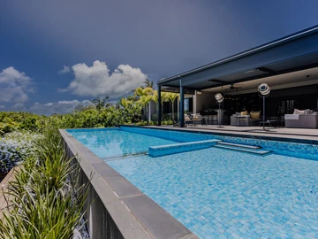 6 Bedroom Villa