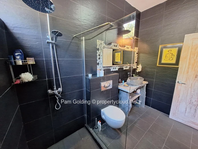 Tranquil 3-Bedroom Villa in Komaneka Estate, Black River, Mauritius