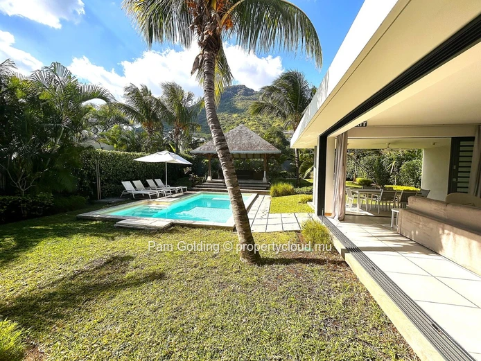 Modern 3-Bedroom Villa in Tamarin – Private Pool & Resort Amenities Near the Beach