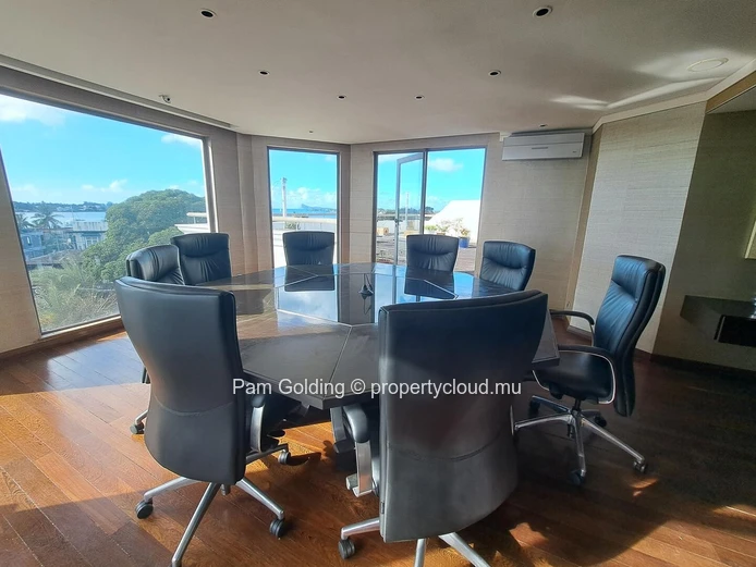 Grand Baie - Espace Bureau à vendre – Pam Golding Mauritius