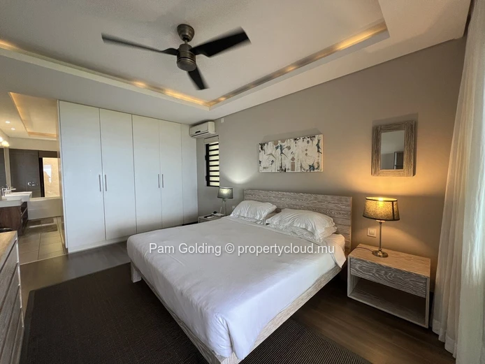 Appartement à vendre à Rivière Noire, 3 chambres, 240m² avec piscine commune