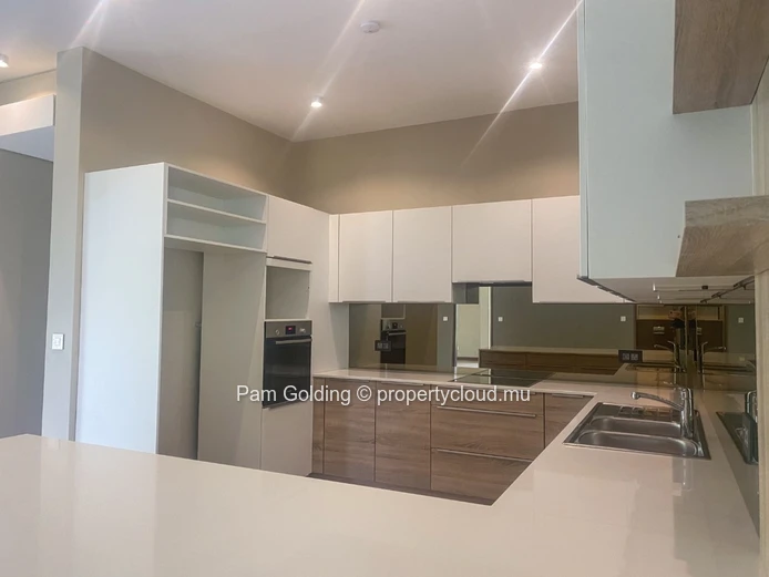 Appartement de 3 chambres en rez-de-jardin  à Pointe aux Cannoniers !