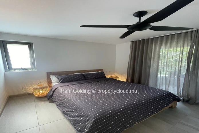 Impressive 3 Bedroom Apartment with Ocean Views and direct beach access in Tamarin