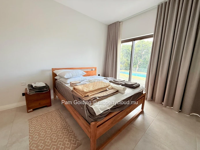 Appartement de 3 chambres au rez-de-chaussée à louer à Tamarin – Lumineux, central et confortable