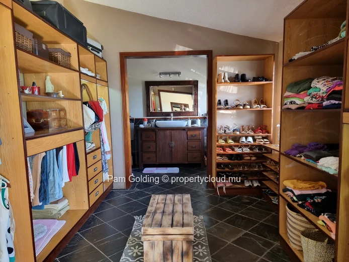 Here is a home that leaves the visitor in awe.  (Sole Mandate)