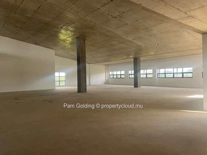 AVA Technopark – Espace commercial premium à louer à Côte d’Or