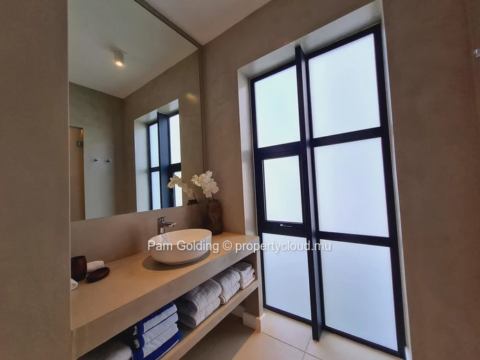 Appartement de 3 Chambres à Vendre à Pointe aux Canonniers | Marine Residences (Mandat exclusif)