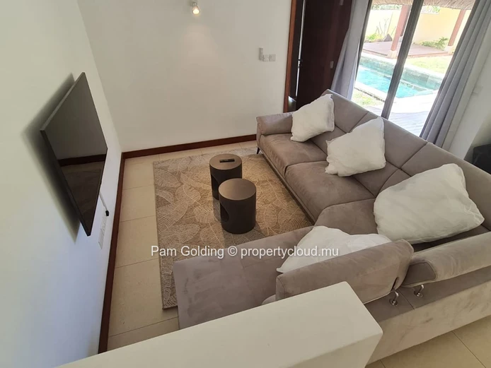 3 bedroom house in Black River for rental in a gated estate.