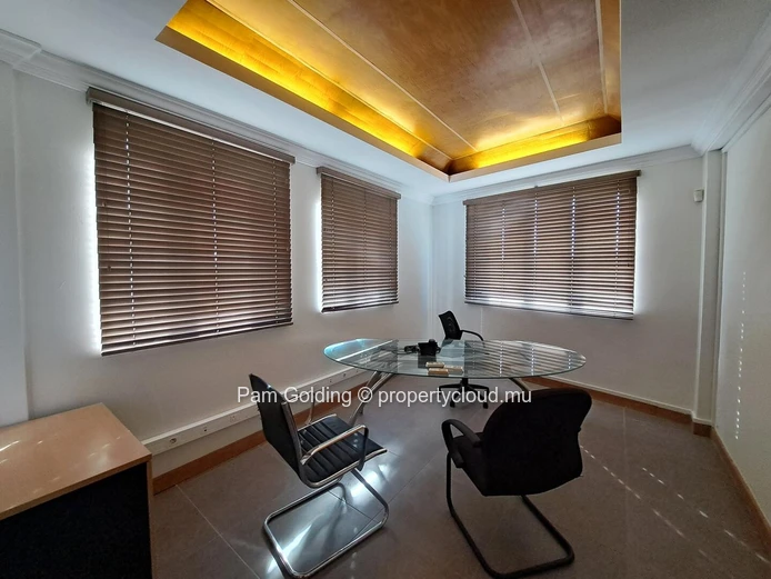 Grand Baie - Espace Bureau à vendre – Pam Golding Mauritius