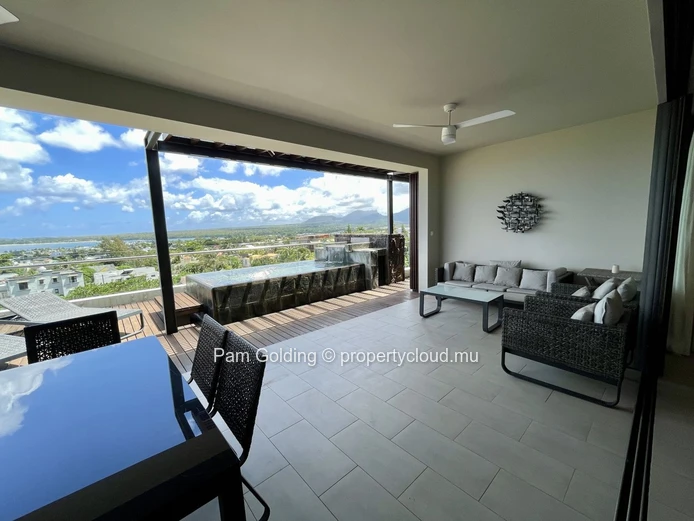 Penthouse de 4 Chambres au Cœur de Tamarin – Plunge Pool & Vues Panoramiques