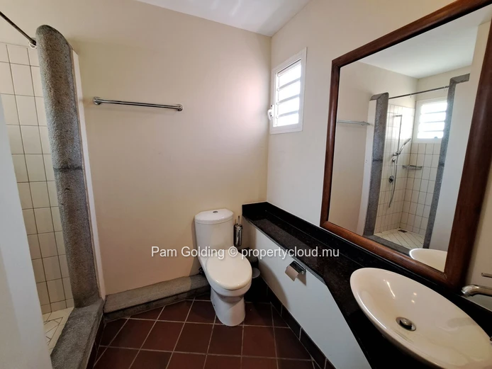 Charmant Duplex de 2 Chambres à Louer à Proximité de Port Louis