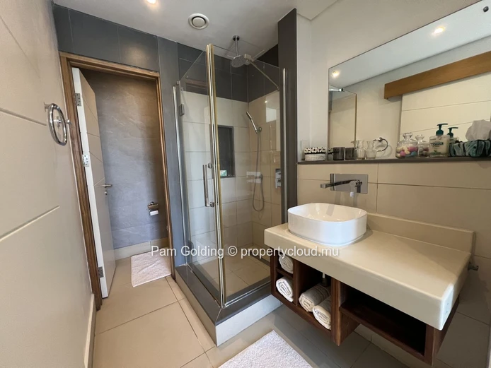 Appartement de Deux Chambres à La Balise Marina – Anneau Privé & Accès Direct à l’Océan