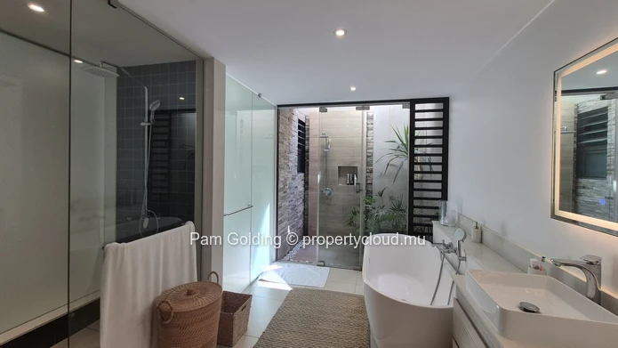 Luxury Villa for Sale in Old Mills Péreybère | Family Home Mauritius